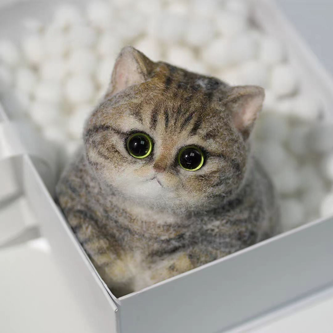 To customize the Fat kitty silicone, click the "chat" icon at the lower left cornerto send us pictures